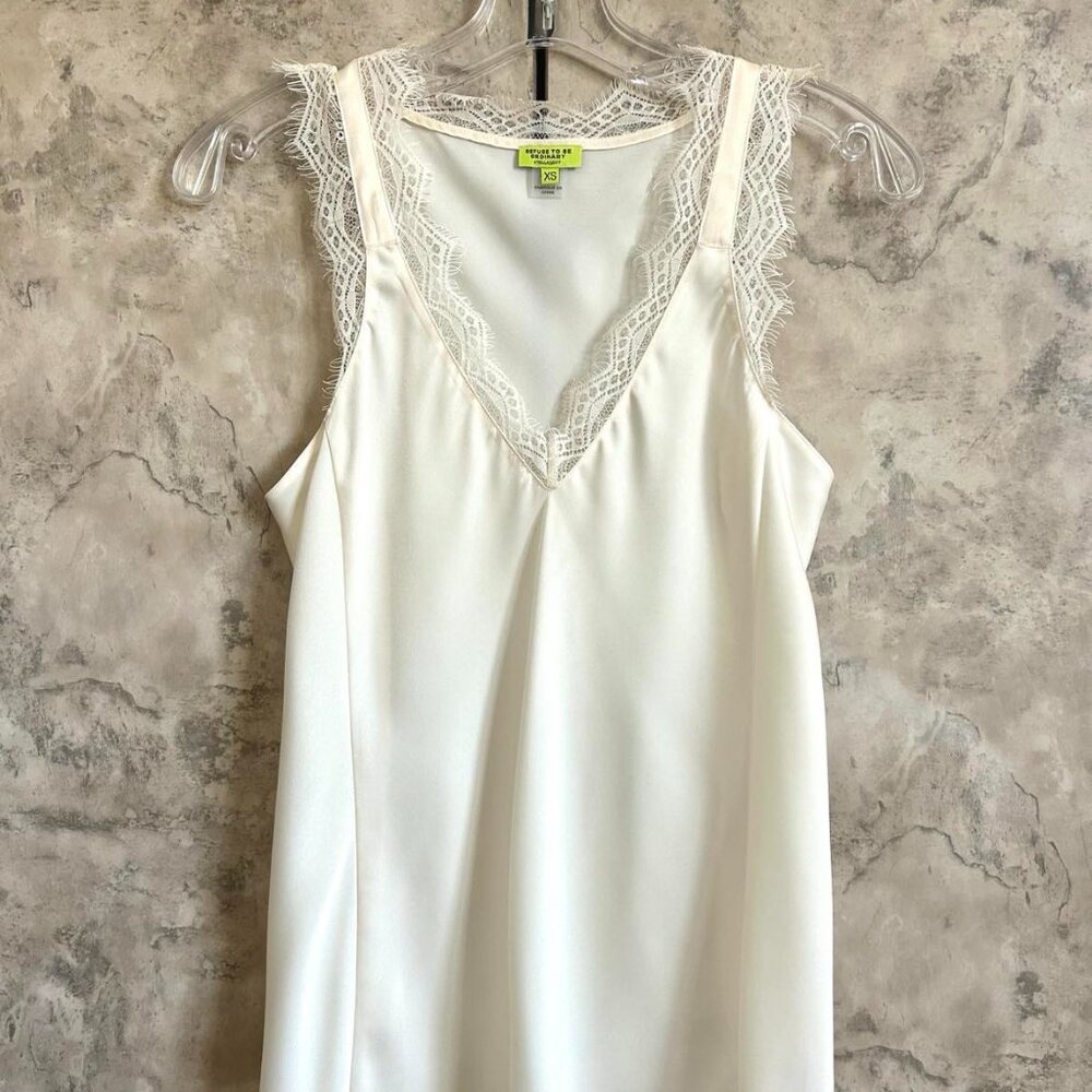 Stella & Dot Ivory Satin and Lace Trim V-Neck Tank Camisole; NEW